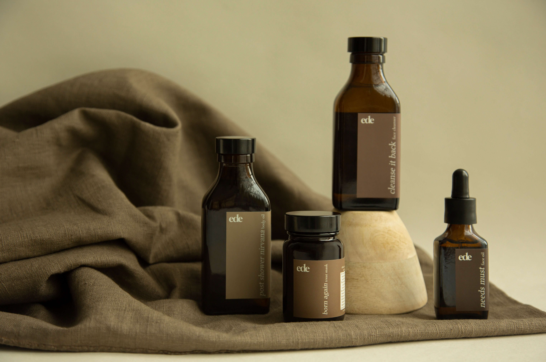 The Care présente EDE, un projet de soin et de bien-être avec pour mission de donner mieux vivre dans le présent grâce à l’aromathérapie.
