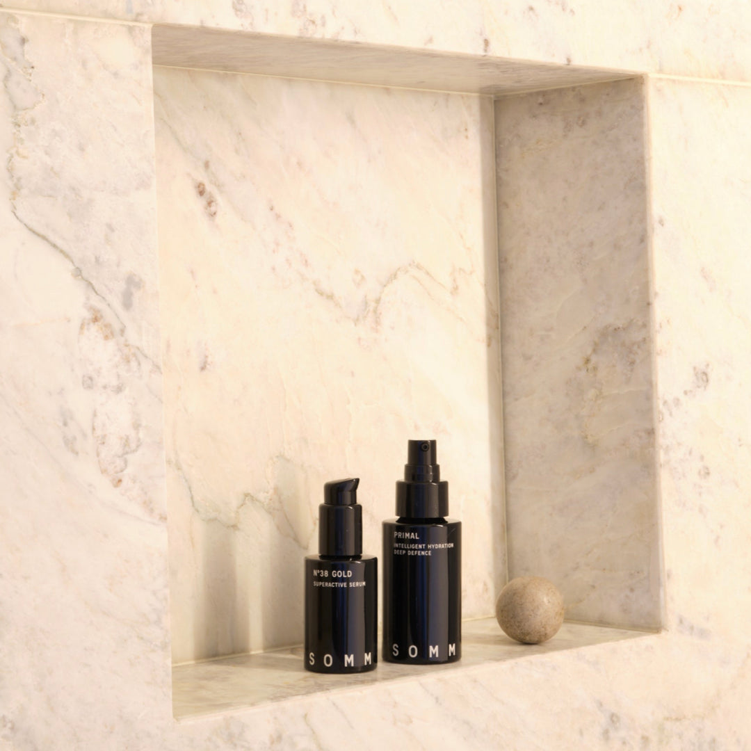 N°38 GOLD de SOMM est la nutrition cutanée la plus complète et la plus concentrée dans un seul flacon. Huile pour le visage. Exclusivité THE CARE
