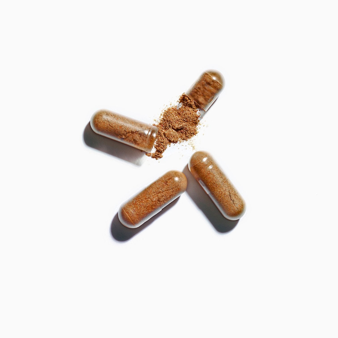 Association parfaite de science, nature et innovation, ce concentré multi-actifs L'Essentiel Peau de COMBEAU cible les mécanismes aux origines du déséquilibre cutané (imperfections, déshydratation, sensibilités, signes de l'âge, teint terne) pour révéler la beauté naturelle de votre peau.