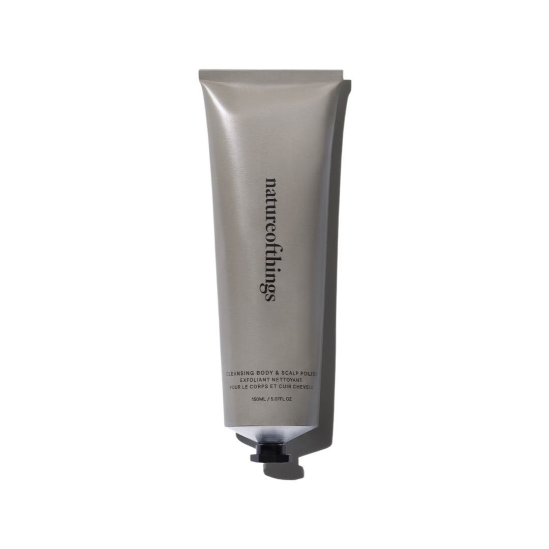 Le gommage CLEANSING BODY POLISH nettoyant corps et cuir chevelu est une formule multi-bénéfices qui assure une peau propre, lisse et nourrie de la tête aux pieds. Utilisez-le sur le cuir chevelu pour stimuler la circulation et favoriser des conditions saines pour la croissance des cheveux.